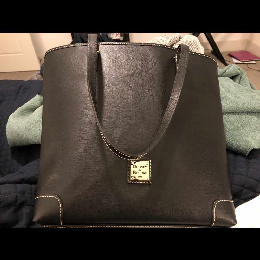 Dooney & Bourke purse
